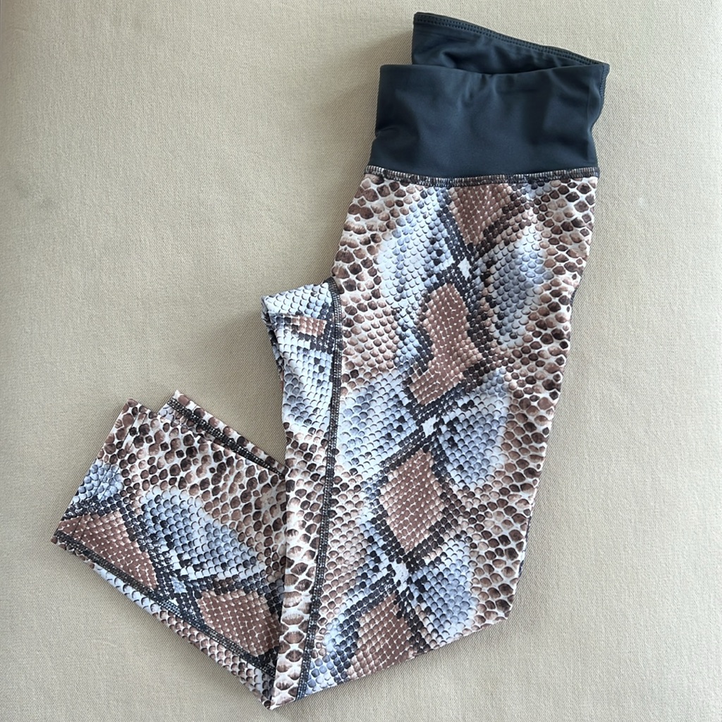 Prismsport Python Capri Legging